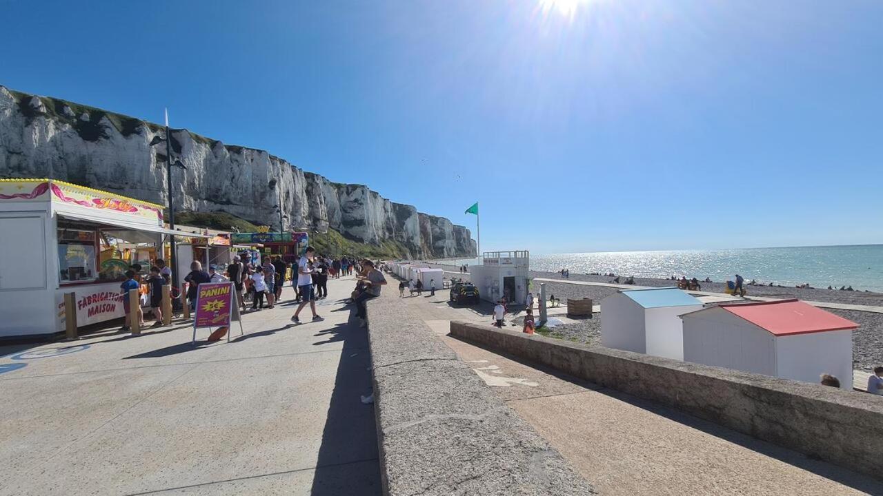 Idealement Situe "Le Studio" Les Locations Isahora Sont Aussi A 2 Pas Du Chateau D'Eu, Des Falaises Du Treport, De Mers Les Bains Et Aux Portes De La Baie De Somme Eu (Seine-Maritime) Exterior photo