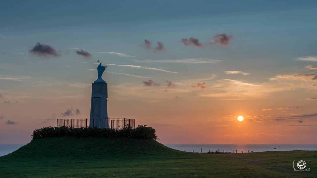 Idealement Situe "Le Studio" Les Locations Isahora Sont Aussi A 2 Pas Du Chateau D'Eu, Des Falaises Du Treport, De Mers Les Bains Et Aux Portes De La Baie De Somme Eu (Seine-Maritime) Exterior photo